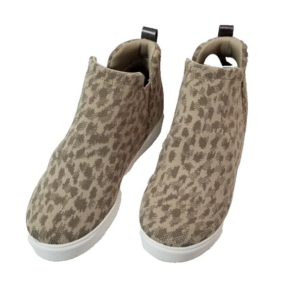 Ryka "Vera" Surround Fit Leopard Print Slip-Ons Women's Sz 7.5W Dress Up OR Down - Picture 2 of 7